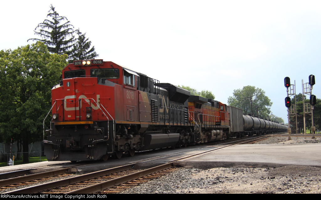 CN 8018 & BNSF 4494